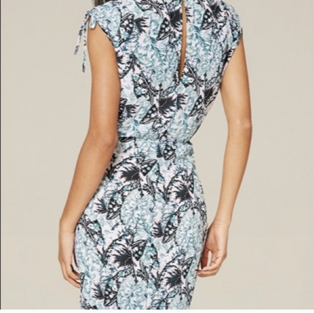 Bebe Green and White Shirred Tropical Print Short Sleeve Midi Dress Size XS - Picture 2 of 16
